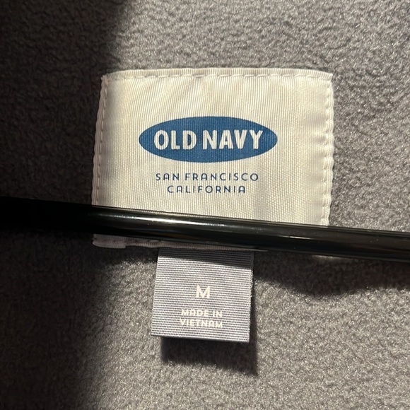 Old Navy heather gray men’s vest. Size medium - Picture 4 of 8